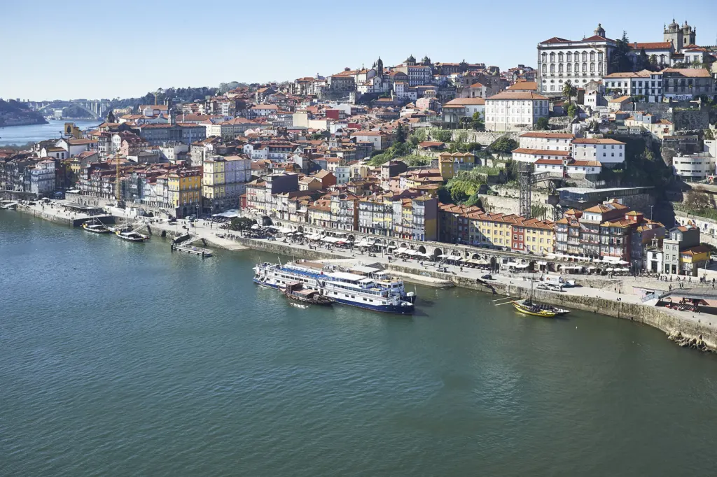Portugal. Streets, shopfronts, coast and daily life observed between Porto and Lisbon.